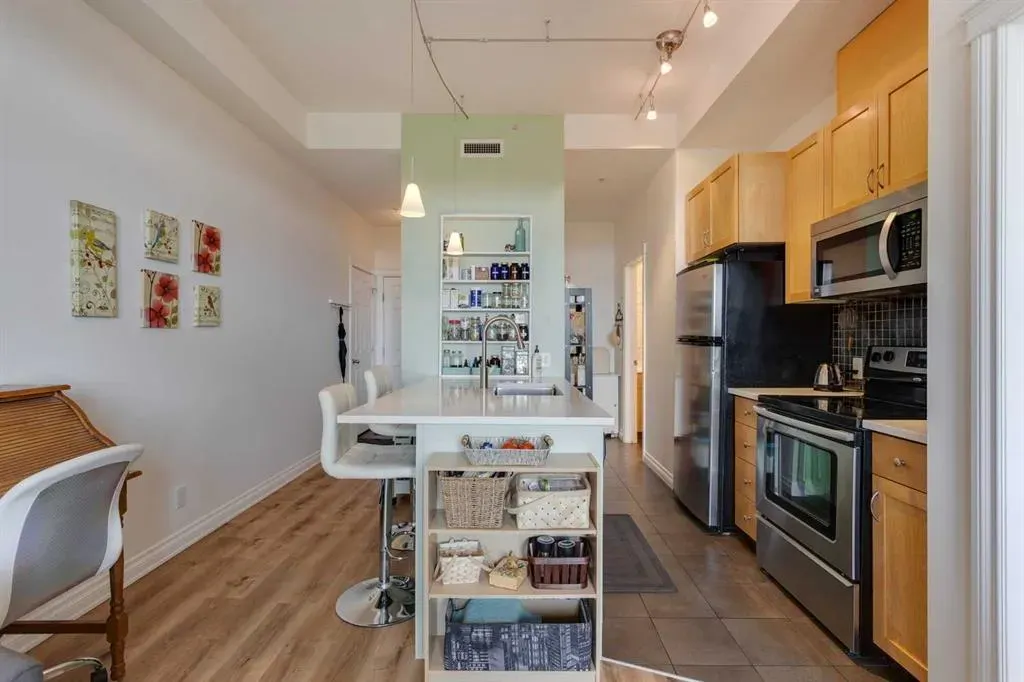 24 Hemlock Crescent SW, #3608