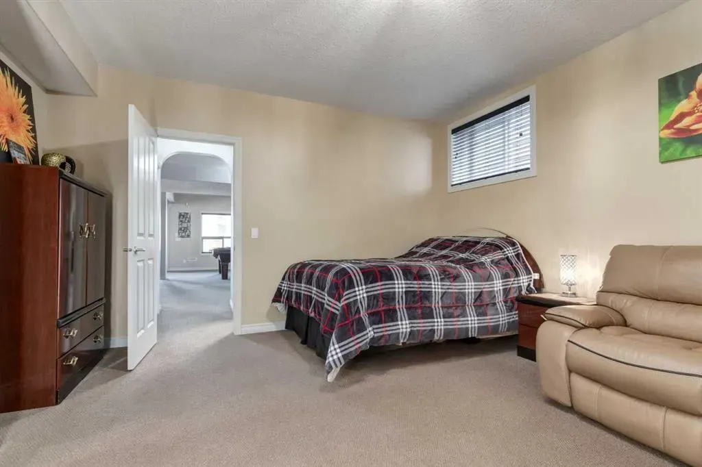 202 Silverado Bank Circle SW