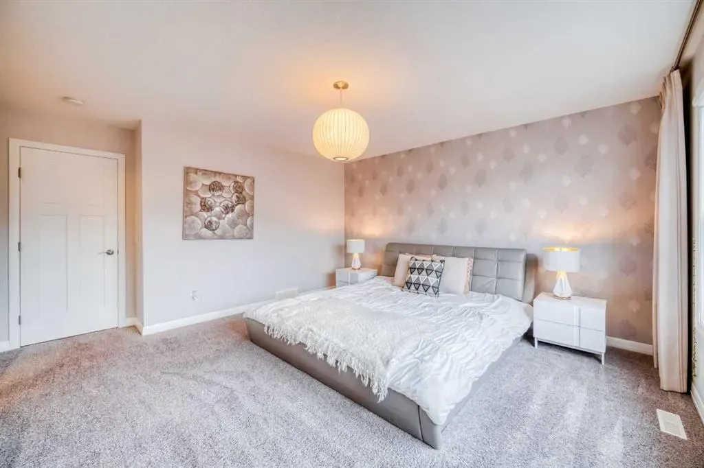 466 Evanston Way NW
