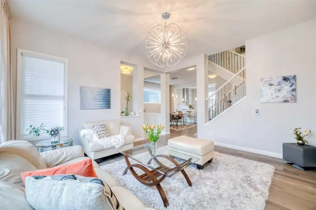 466 Evanston Way NW