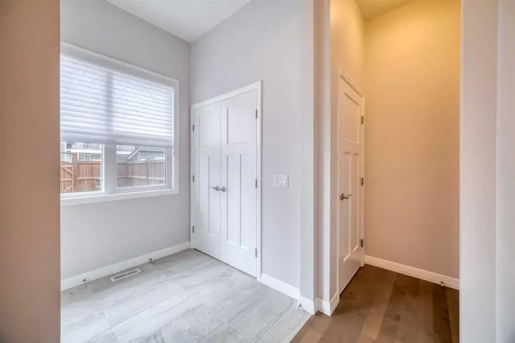466 Evanston Way NW
