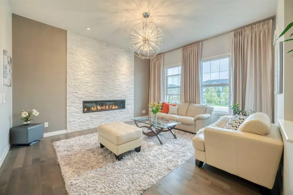 466 Evanston Way NW