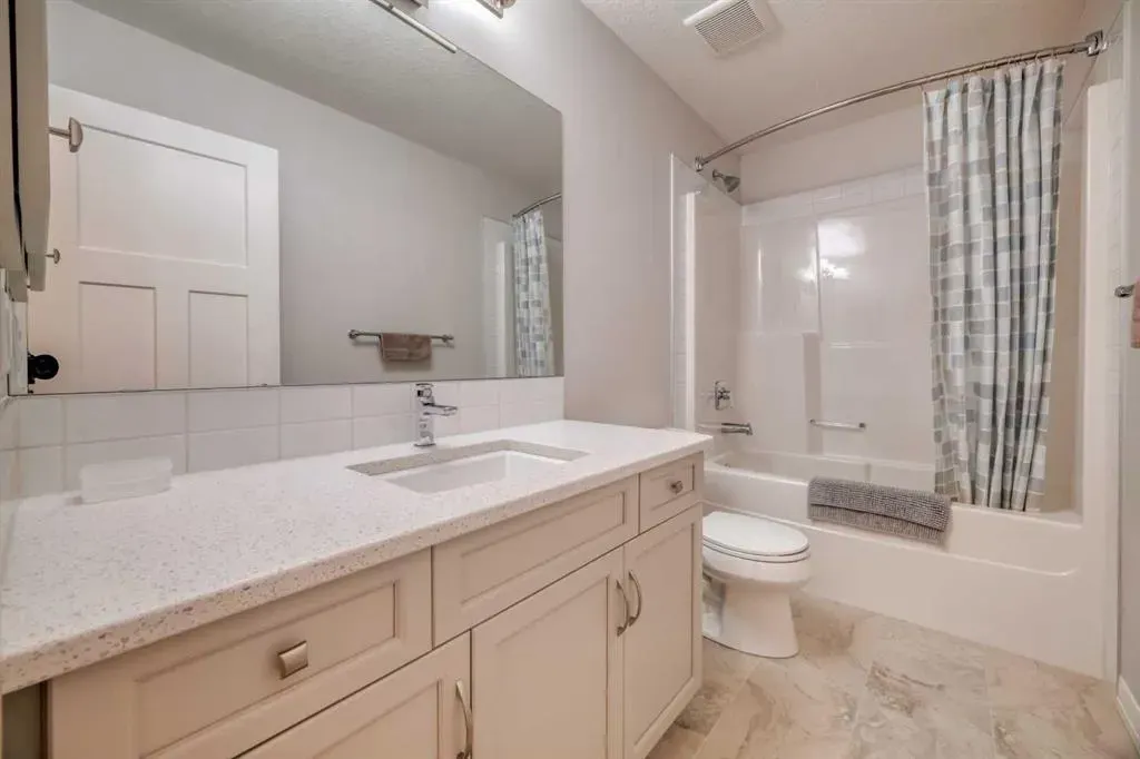 466 Evanston Way NW