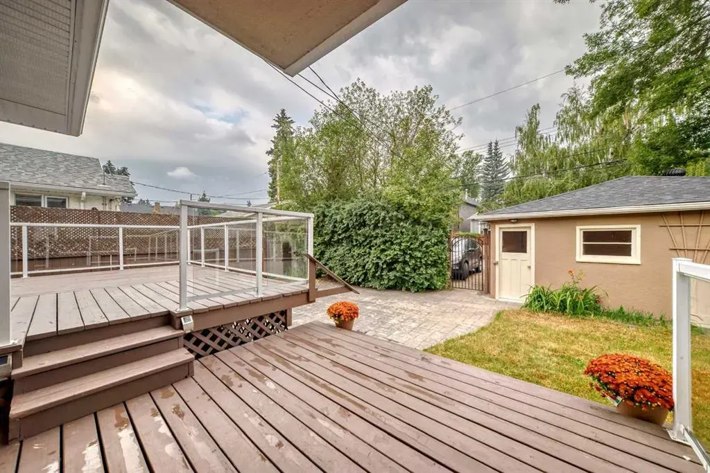 3825 Elbow Drive SW
