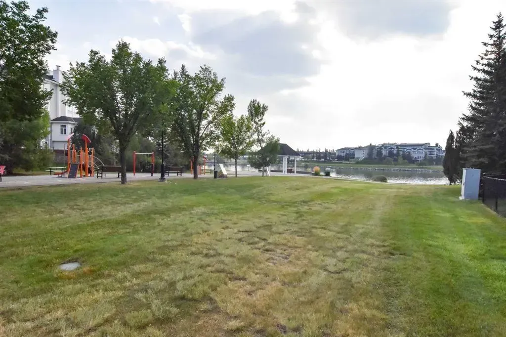 17 Country Village Bay NE, #1106