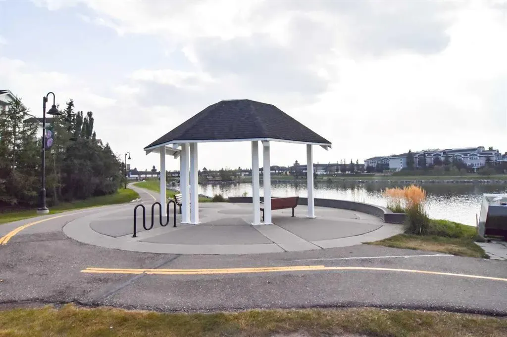 17 Country Village Bay NE, #1106