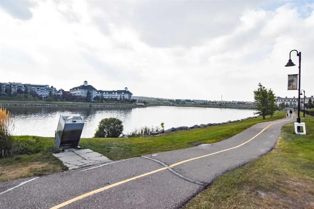 17 Country Village Bay NE, #1106