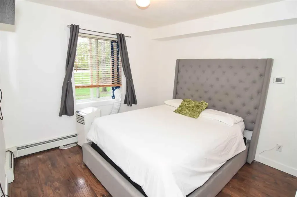 17 Country Village Bay NE, #1106