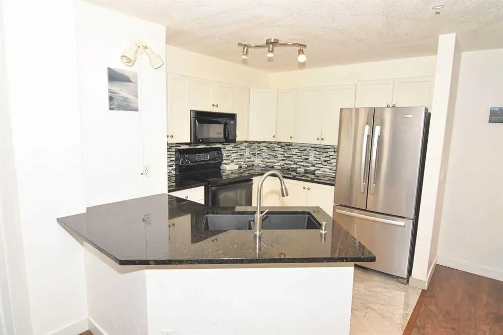 17 Country Village Bay NE, #1106