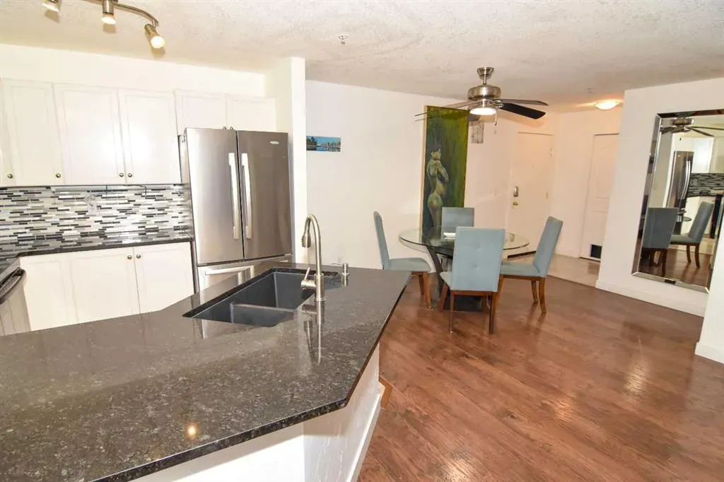 17 Country Village Bay NE, #1106