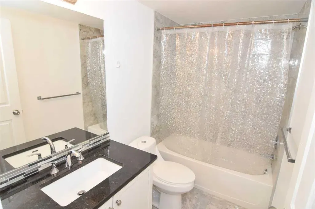 17 Country Village Bay NE, #1106