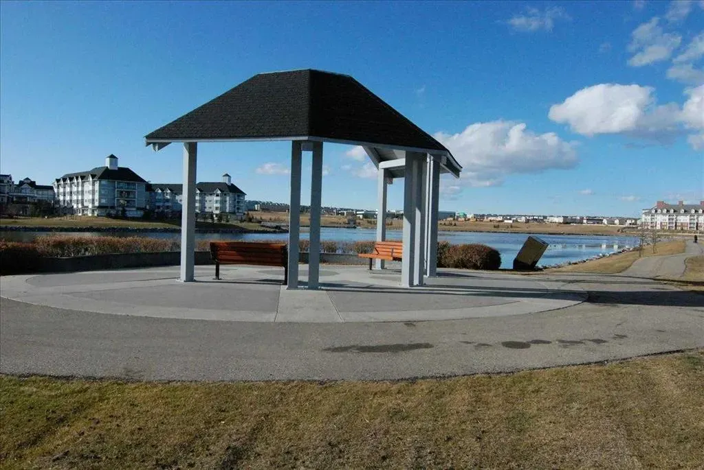 17 Country Village Bay NE, #1106