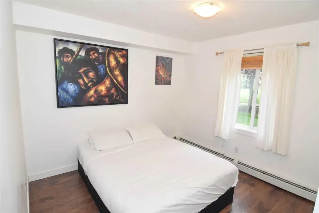 17 Country Village Bay NE, #1106