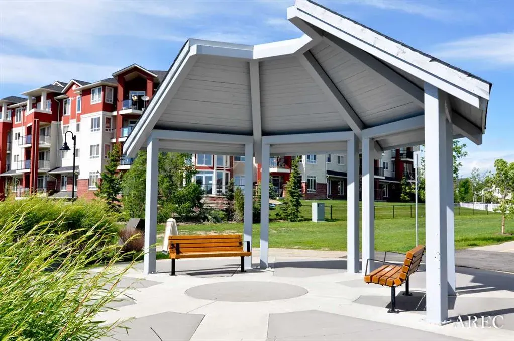 17 Country Village Bay NE, #1106