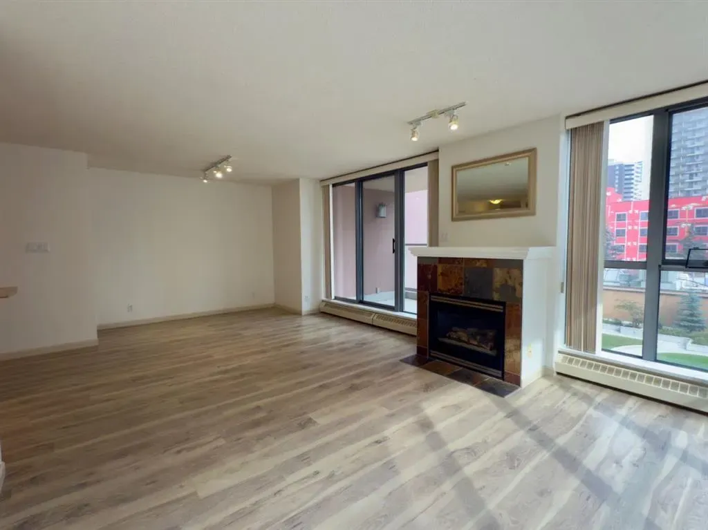 650 10 Street SW, #407