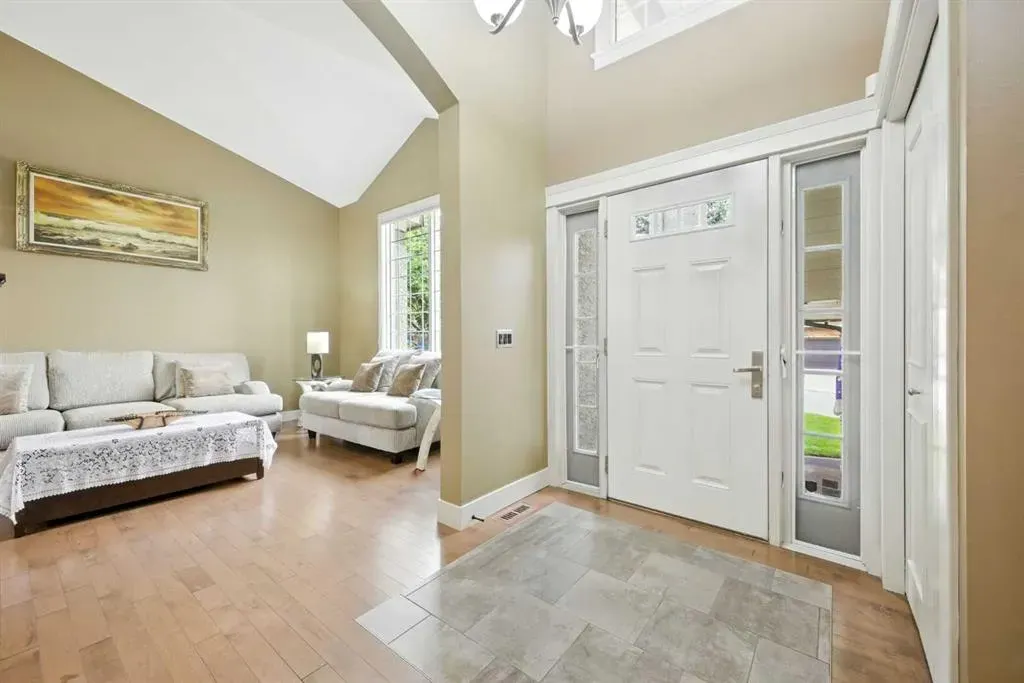 141 Edgeview Road NW