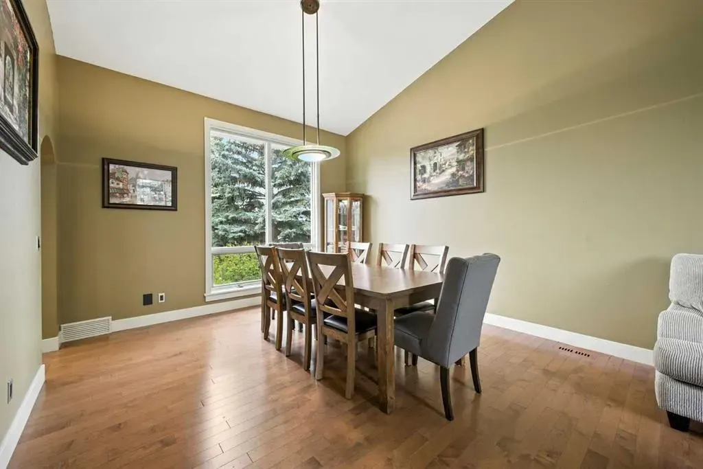 141 Edgeview Road NW