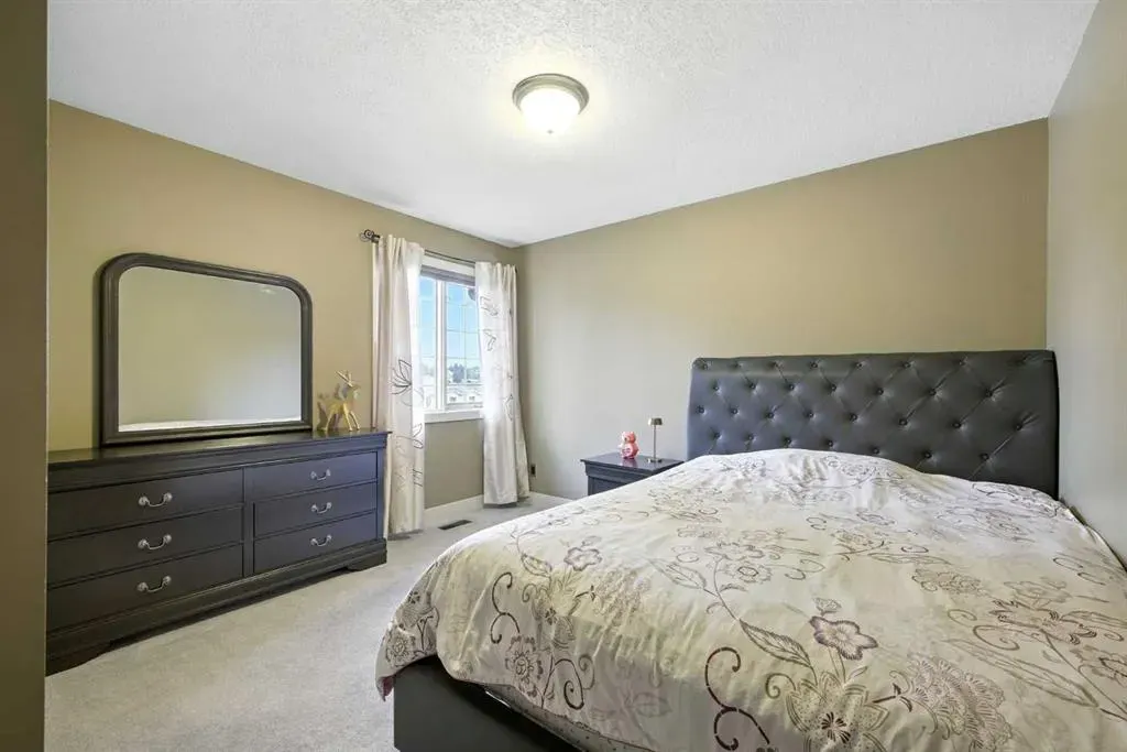 141 Edgeview Road NW