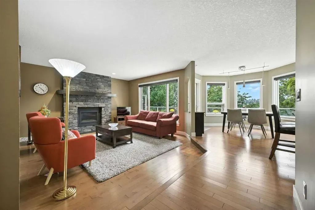 141 Edgeview Road NW