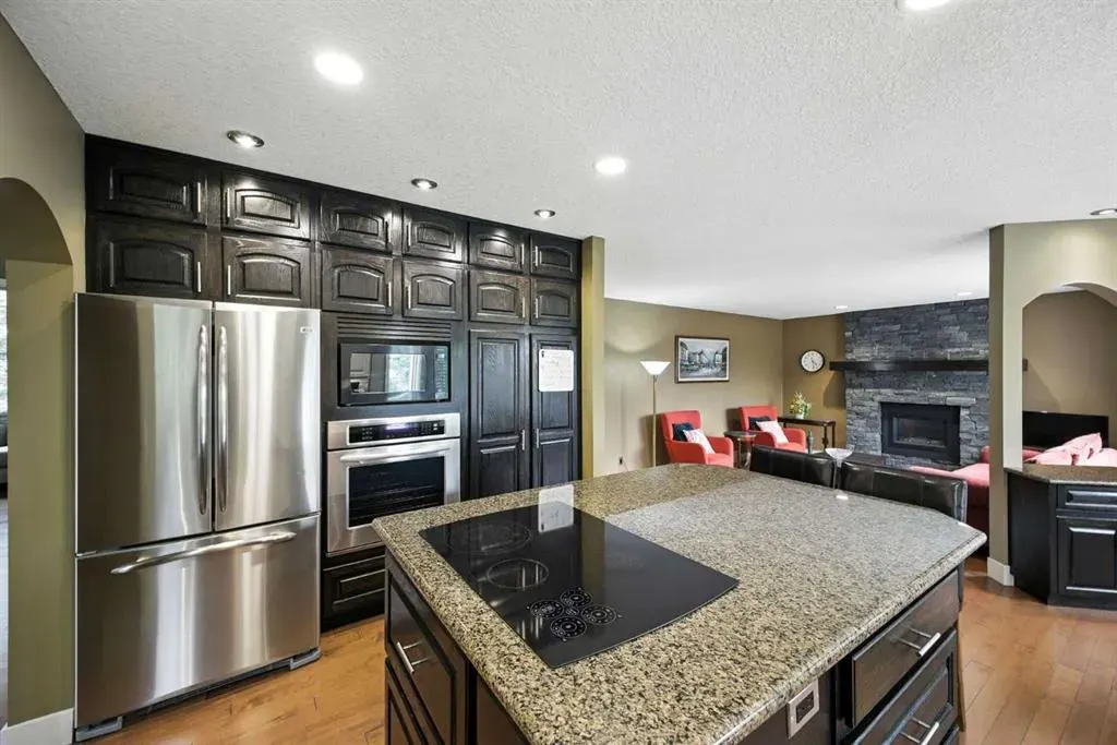 141 Edgeview Road NW
