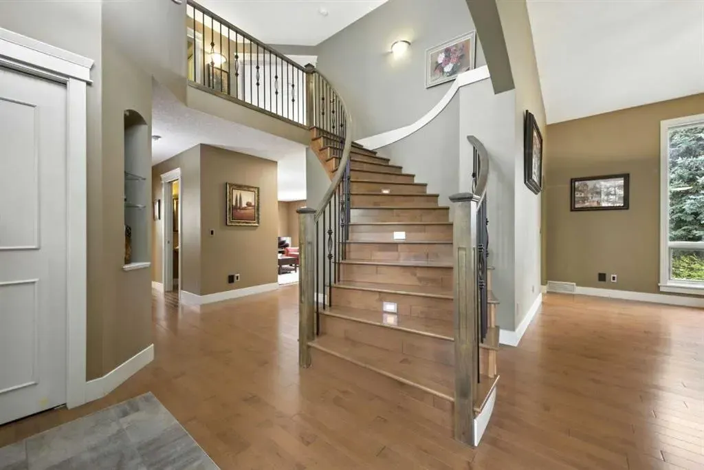 141 Edgeview Road NW