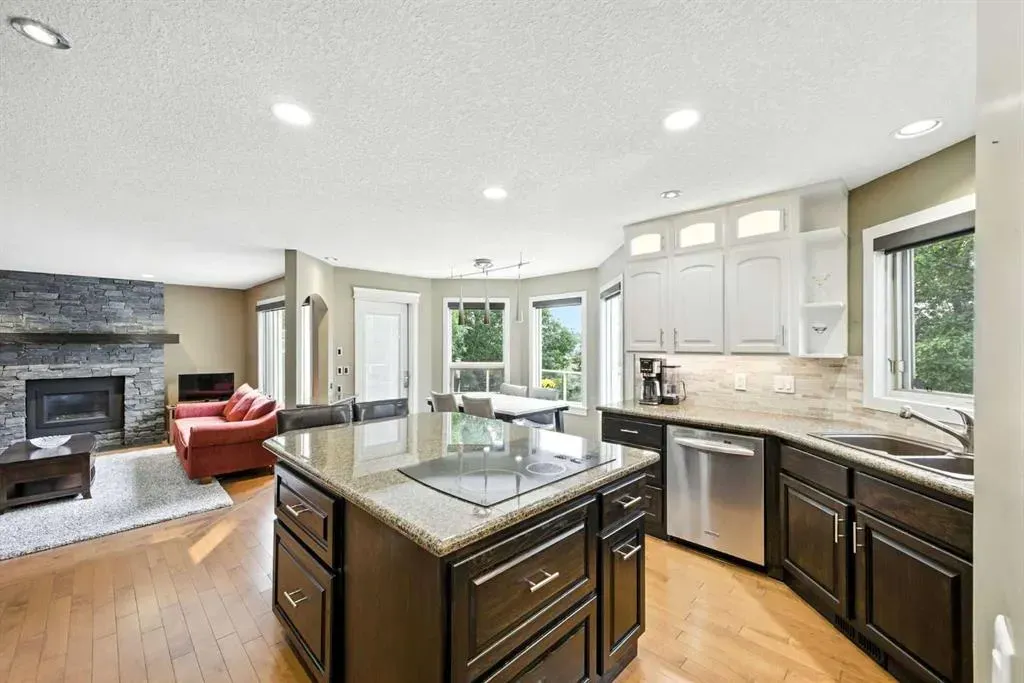 141 Edgeview Road NW