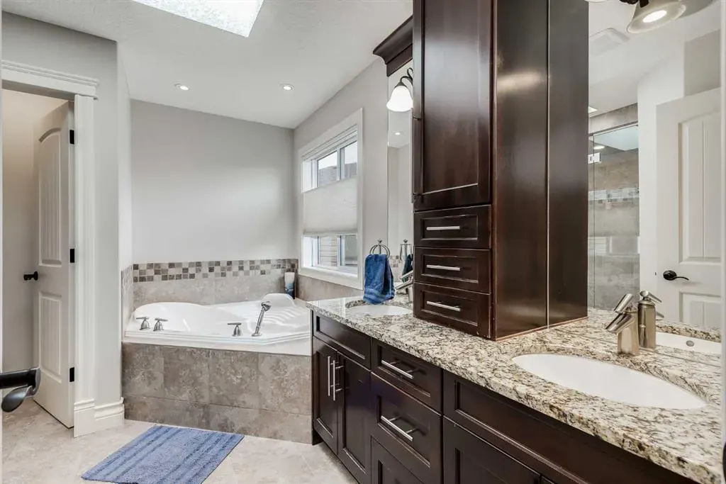 14 Prairie Springs Cove SW