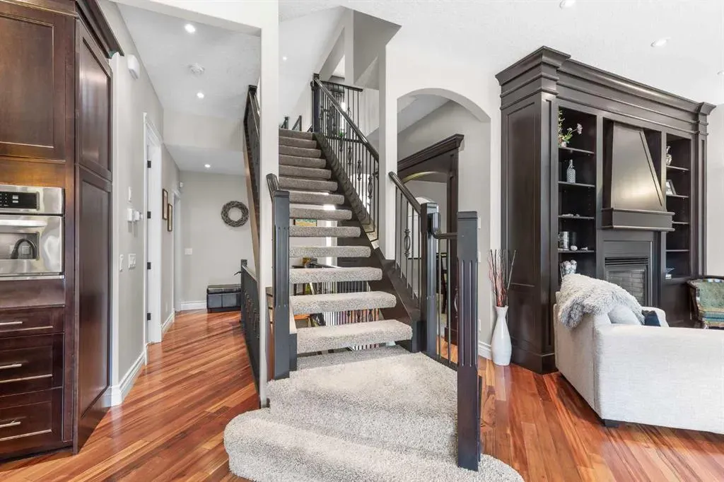 14 Prairie Springs Cove SW