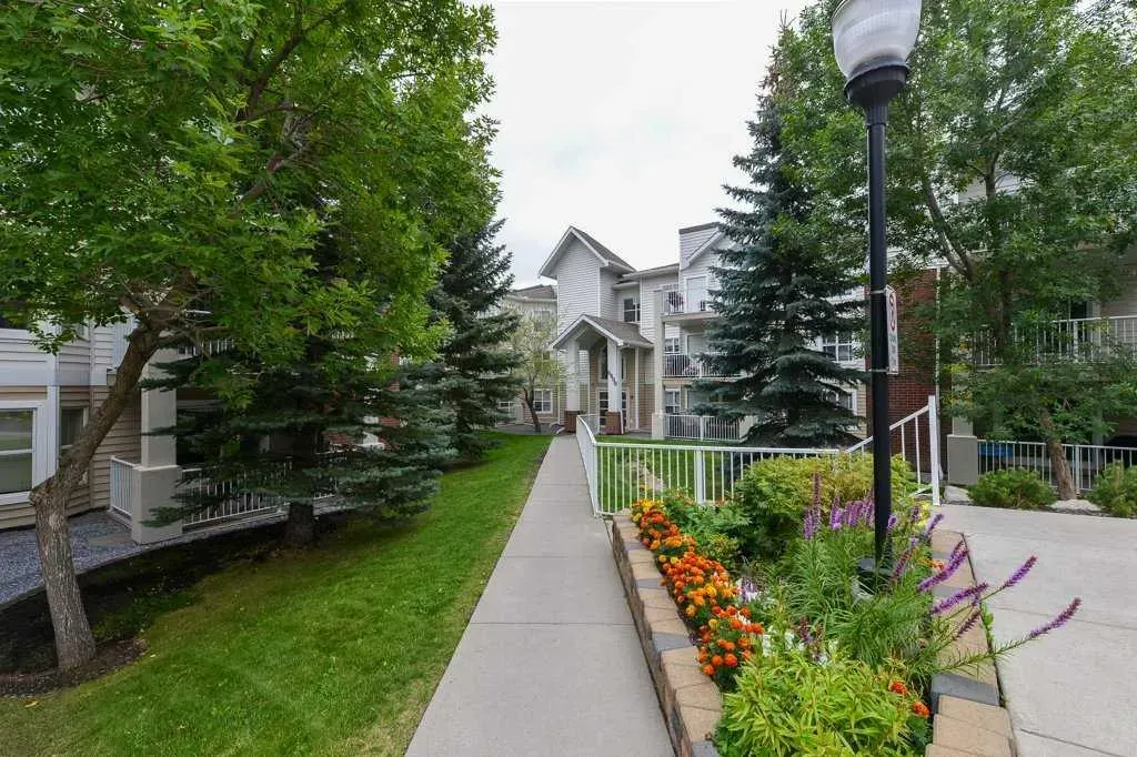 6800 Hunterview Drive NW, #215
