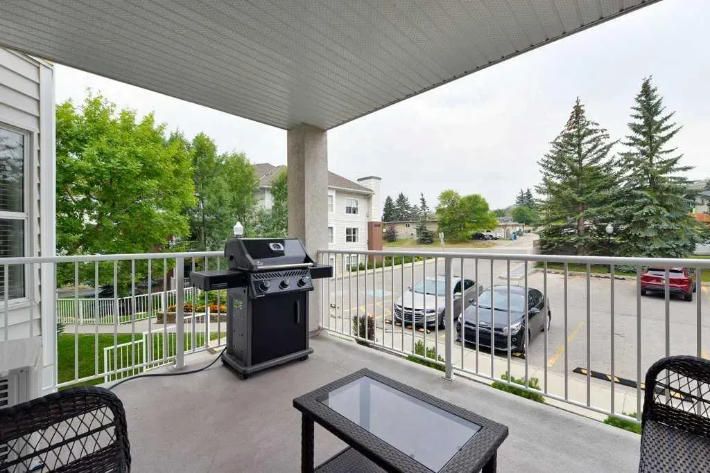 6800 Hunterview Drive NW, #215