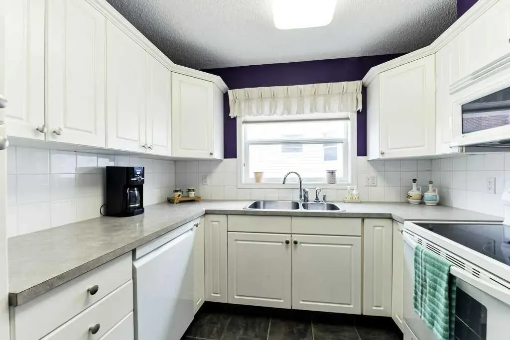 6800 Hunterview Drive NW, #215