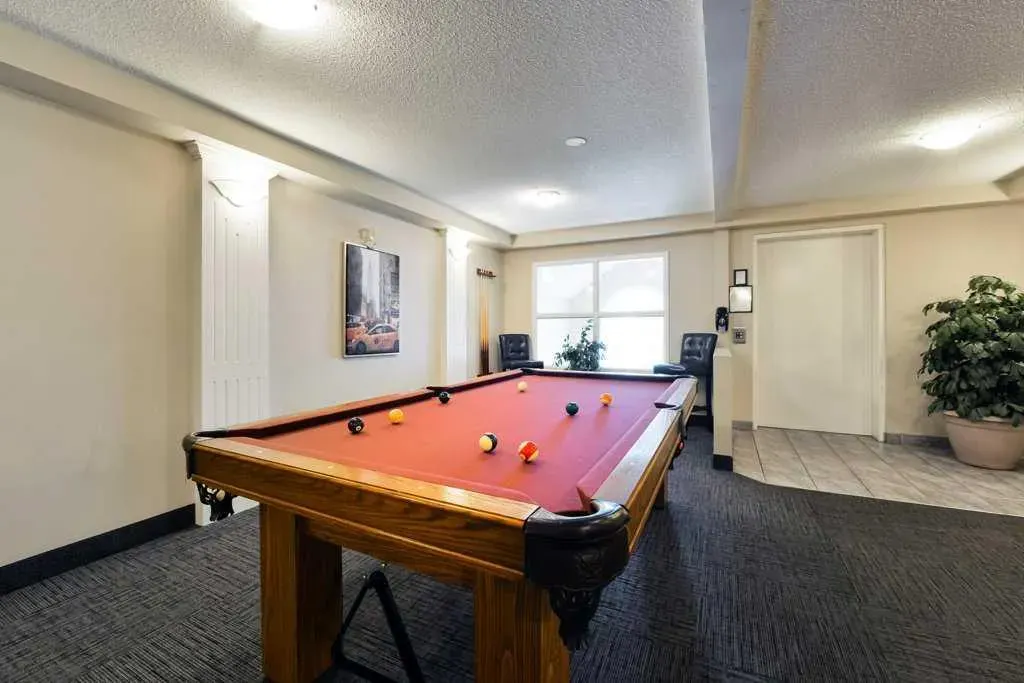 6800 Hunterview Drive NW, #215