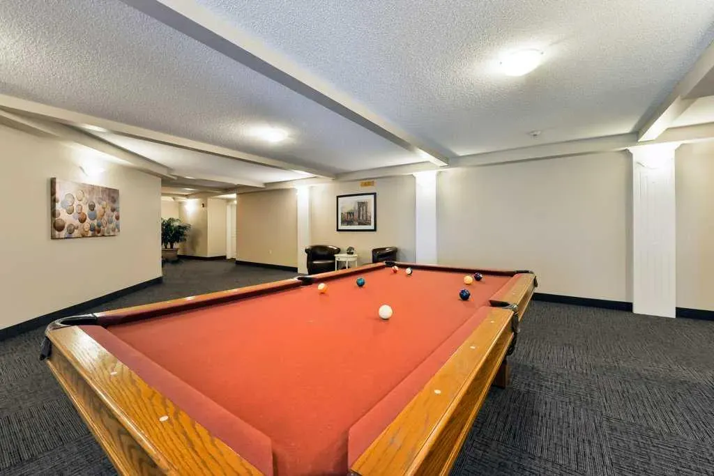 6800 Hunterview Drive NW, #215