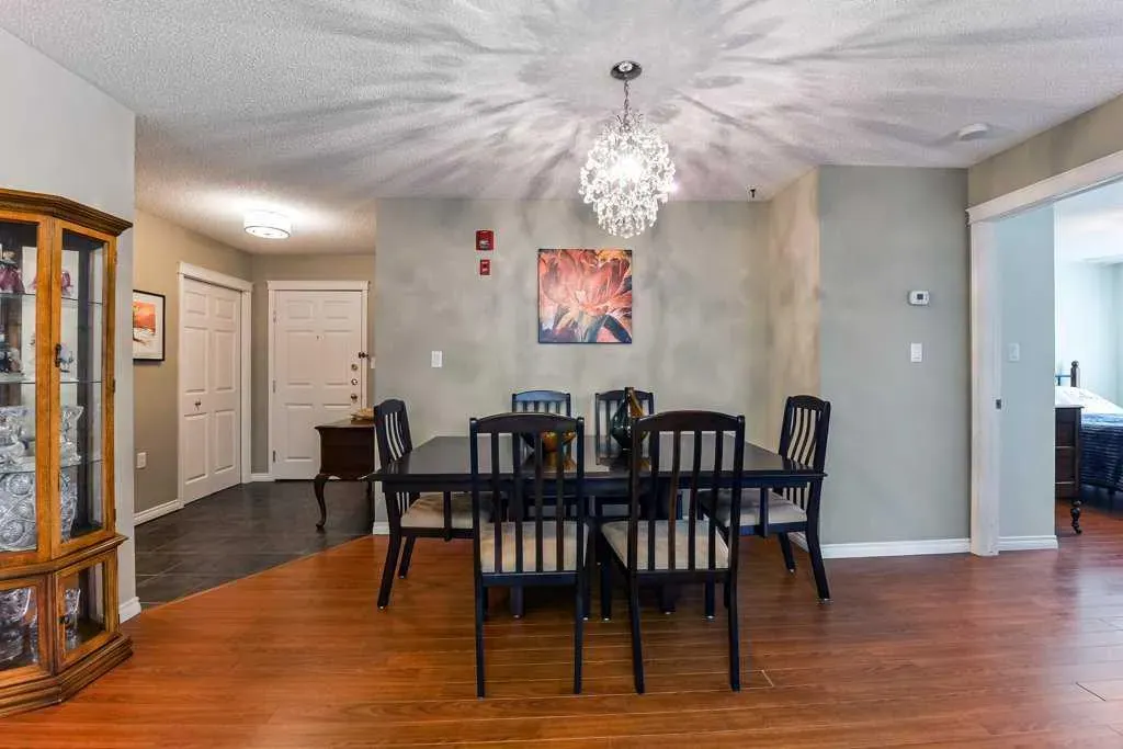 6800 Hunterview Drive NW, #215