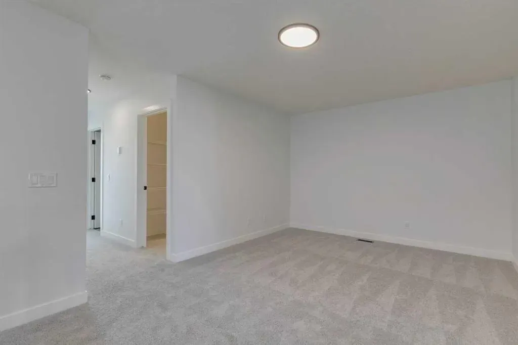 104 Amblefield Grove NW
