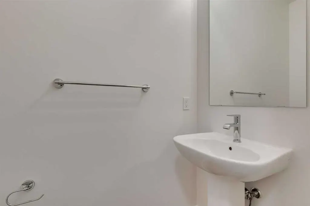 104 Amblefield Grove NW