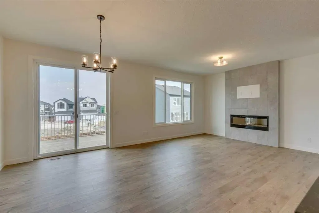 104 Amblefield Grove NW