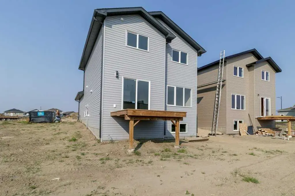 125 Hampton Crescent