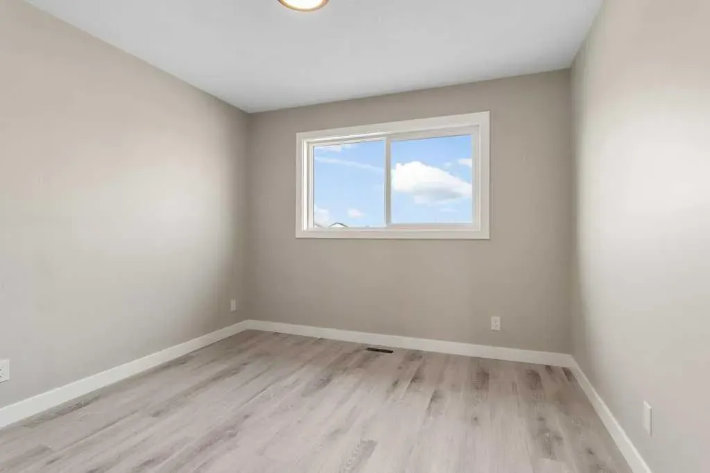 125 Hampton Crescent