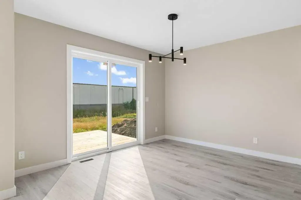 125 Hampton Crescent