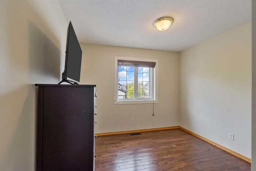 175 Panorama Hills Close NW