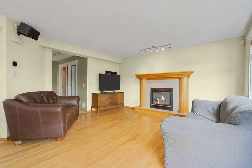 175 Panorama Hills Close NW
