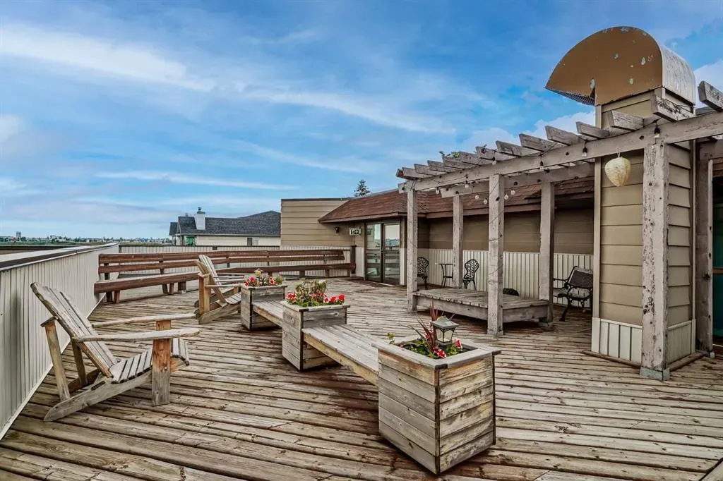 60 38a Avenue SW, #305