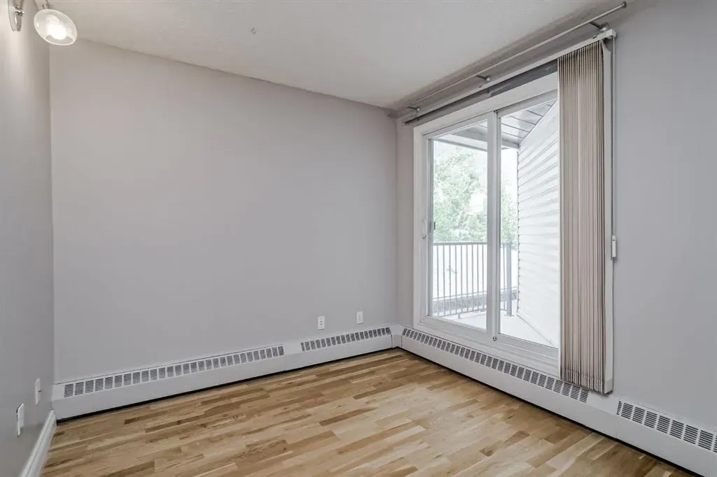 60 38a Avenue SW, #305