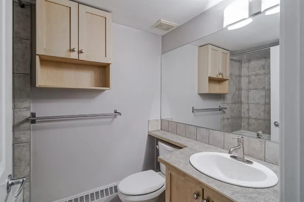 60 38a Avenue SW, #305