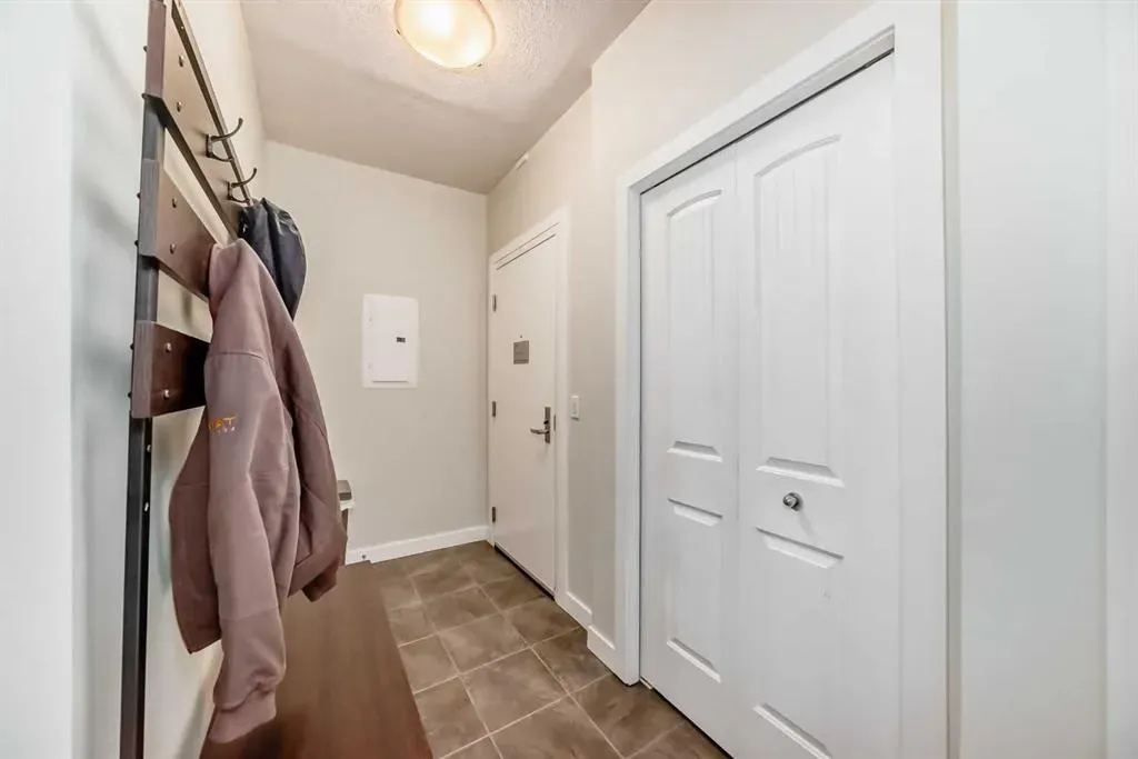 1005A Westmount Drive, #105