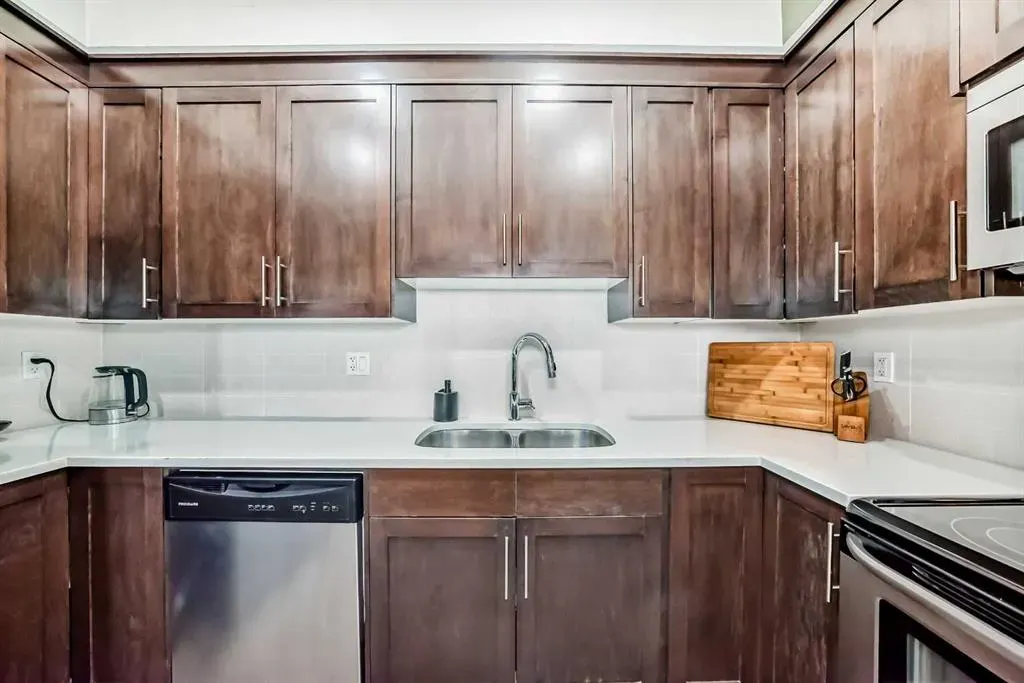 1005A Westmount Drive, #105