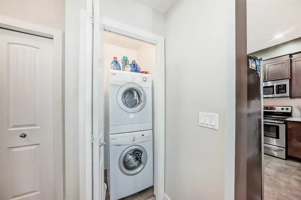 1005A Westmount Drive, #105