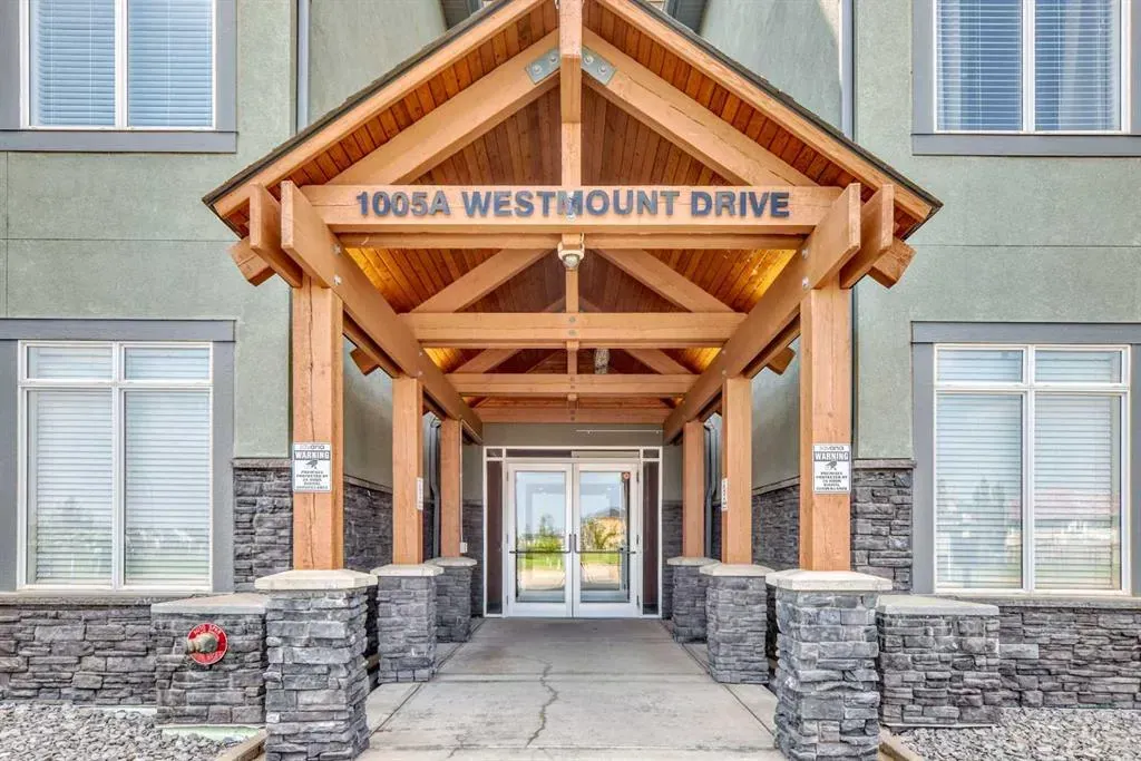 1005A Westmount Drive, #105