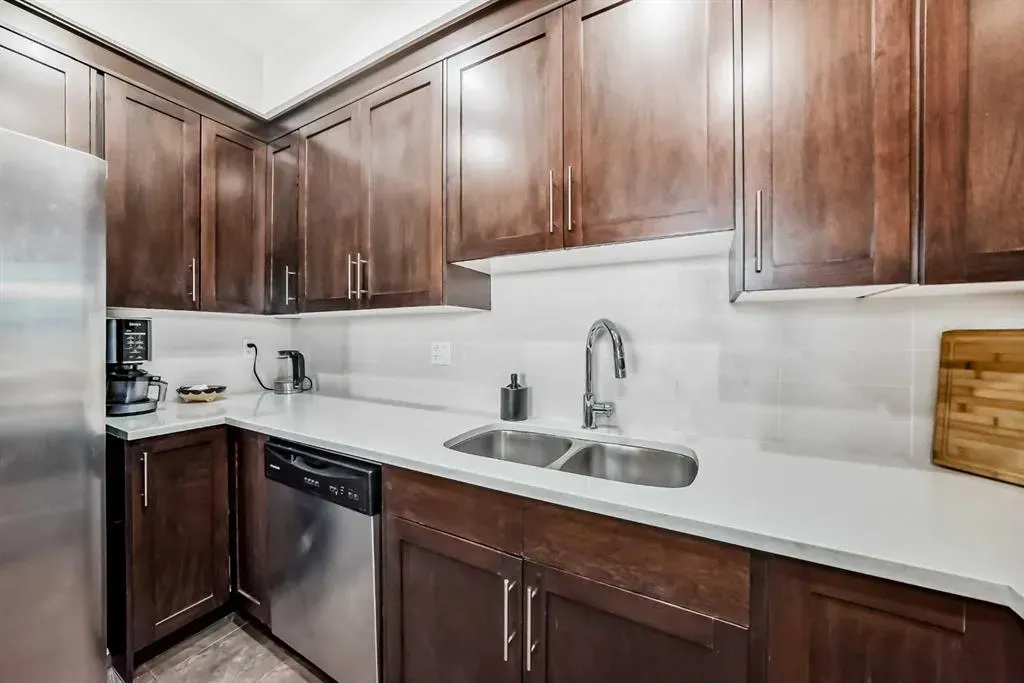 1005A Westmount Drive, #105